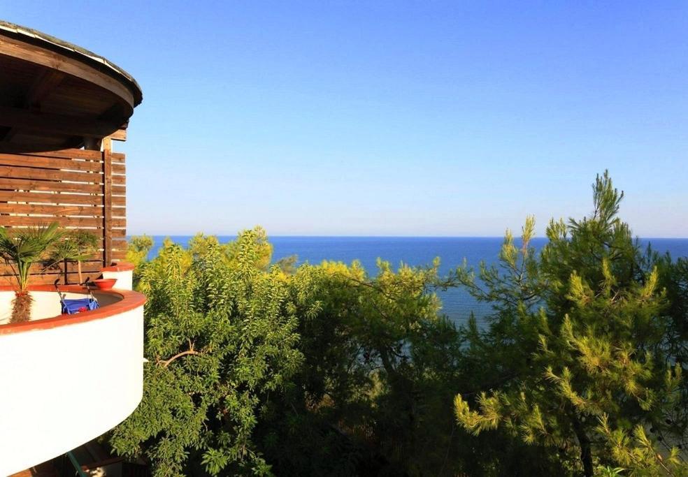Hotel Villaggio Costa Ripa Rodi Garganico Buitenkant foto