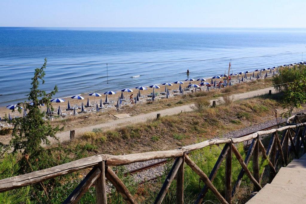 Hotel Villaggio Costa Ripa Rodi Garganico Buitenkant foto